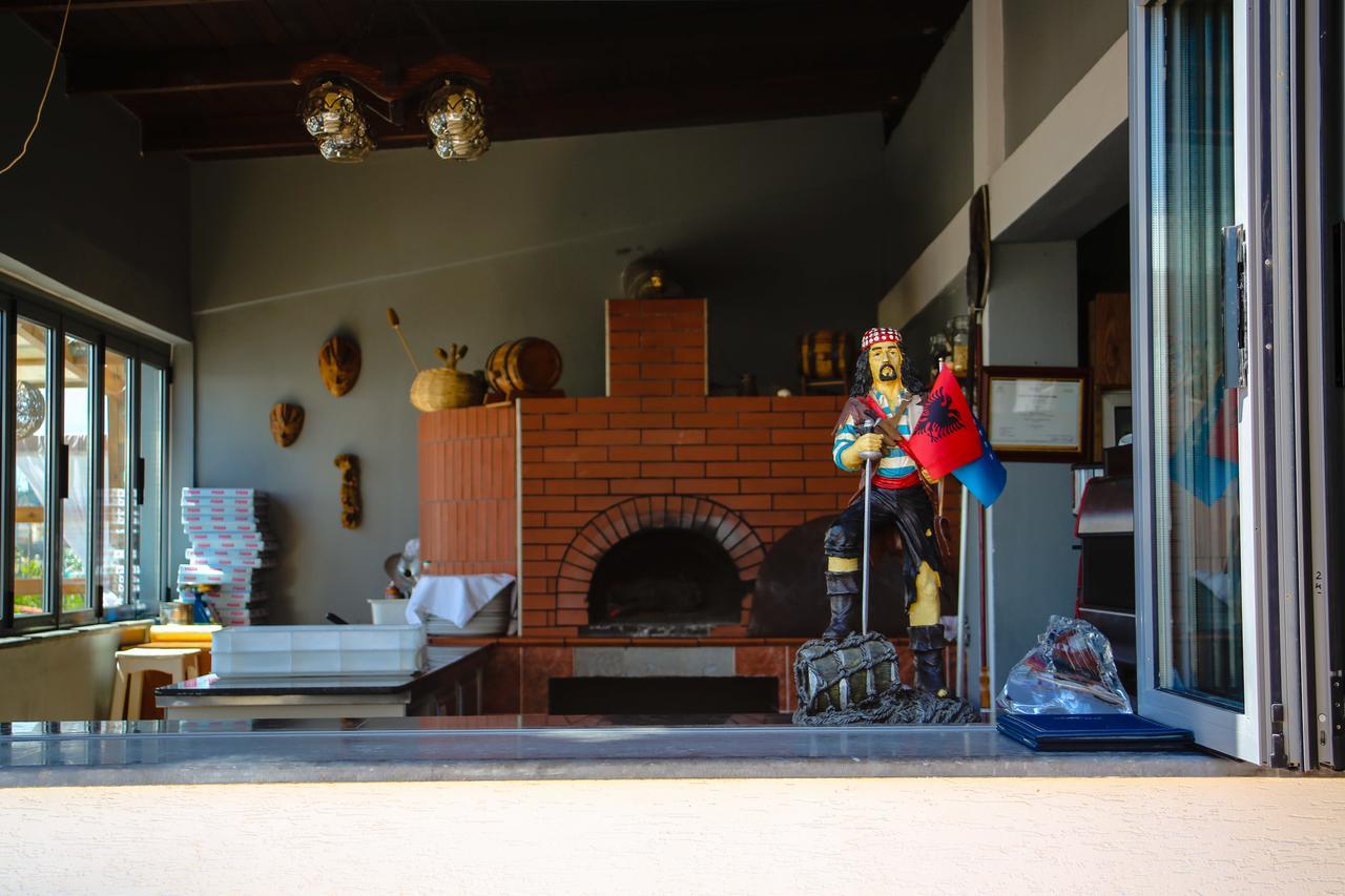 Hotel La Quercia ดูร์เรส ภายนอก รูปภาพ
