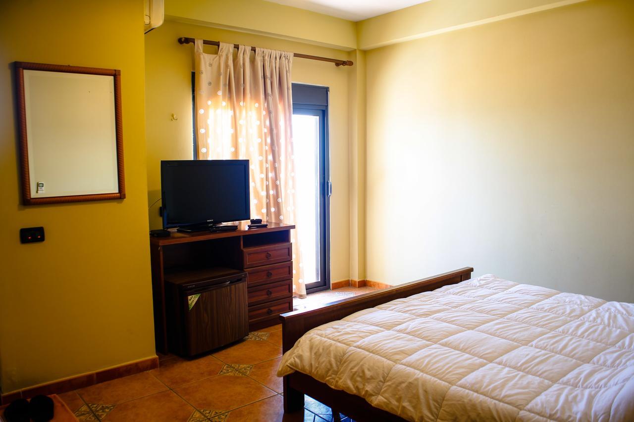 Hotel La Quercia ดูร์เรส ภายนอก รูปภาพ