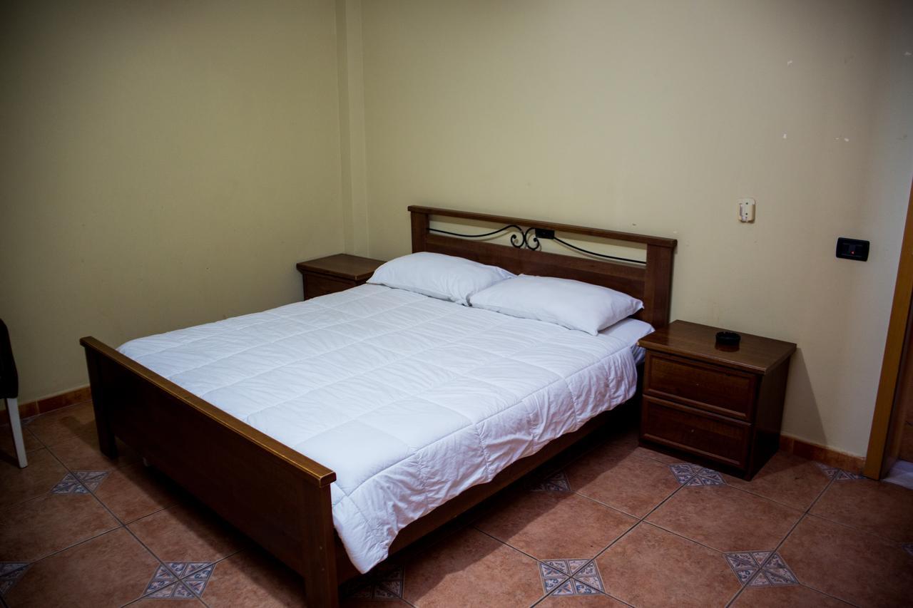 Hotel La Quercia ดูร์เรส ภายนอก รูปภาพ