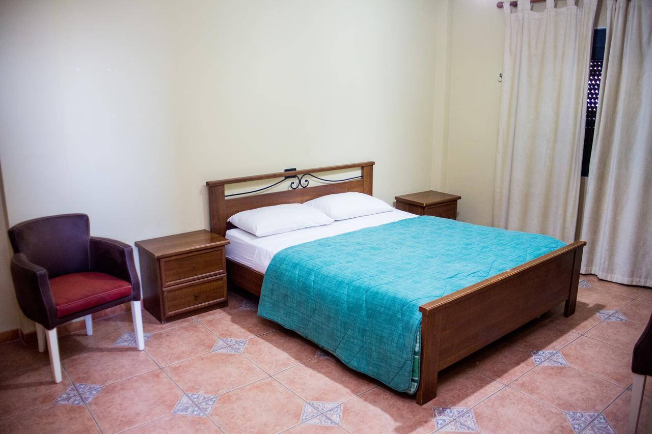 Hotel La Quercia ดูร์เรส ภายนอก รูปภาพ